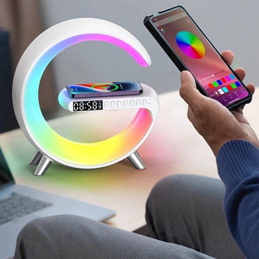 Incarcator Rapid Wireless 15W 4in1 SeveShop cu Ceas, Speaker, Lampa Smart LED RGB, Alarma Ceas cu Lumina de Trezire, Control Inteligent prin Aplicatie, Design Elegant si Compact, Compatibil Universal pentru iPhone, Samsung, Huawei, Alb Arctic
